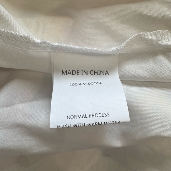 Simplee Floral Ruffle Lined dress size medium - Picture 4 of 4